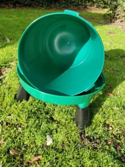 Abreuvoir poule en plastique recyclé Eco 3L avec pieds