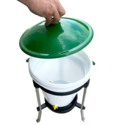 Abreuvoir poule sur pieds seau 17L Rivus - River Systems