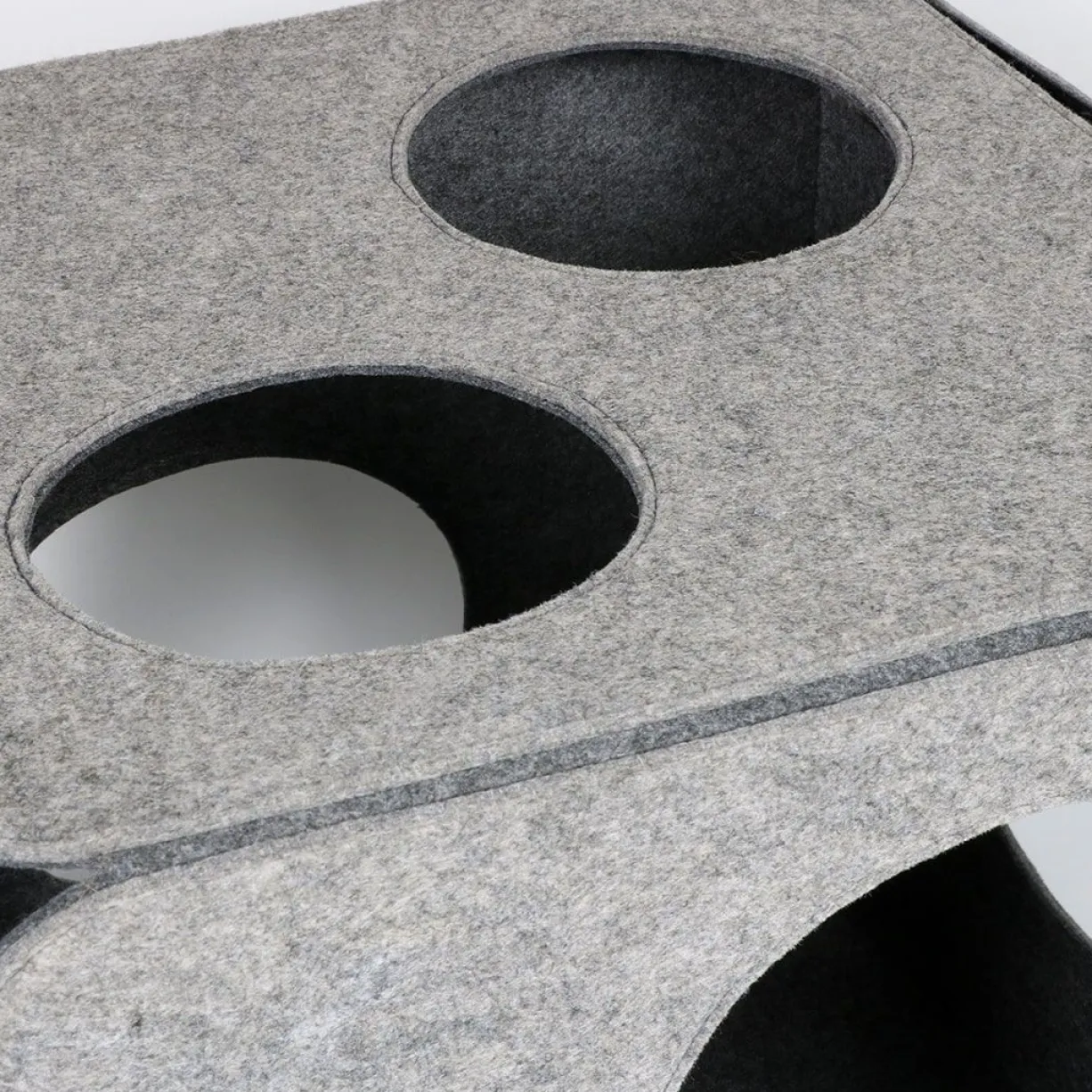 Cube de jeu pour chat en feutre Nala gris - D&D Home