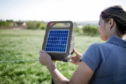 Electrificateur de clôture poule autonome à panneau solaire Sun Power S250 recyclé - Ako