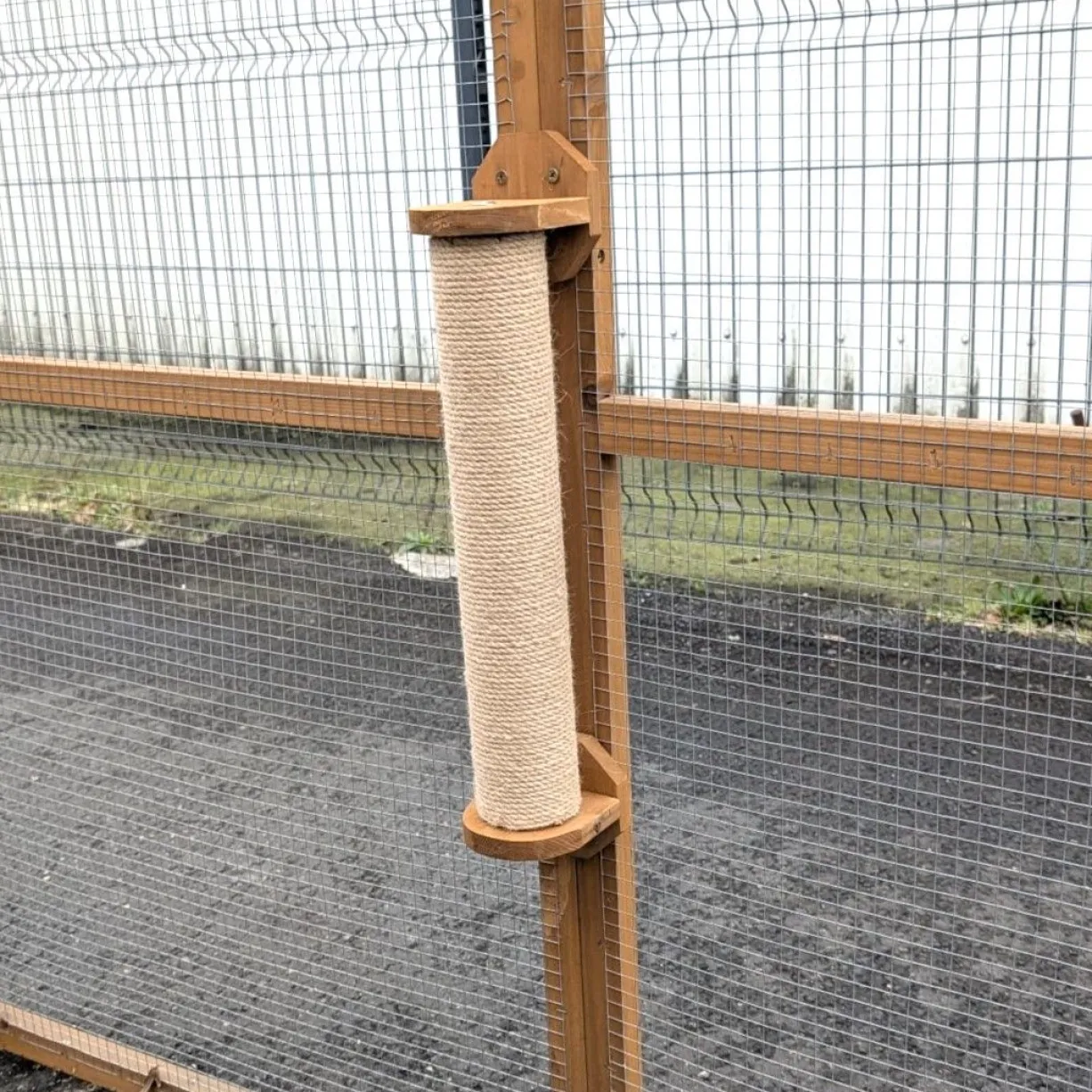 Griffoir en sisal pour catio modulable chat « Kat’Venture »