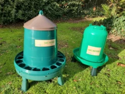 Kit abreuvoir 8L mangeoire 8Kg poule à pieds plastique recyclé gamme Eco