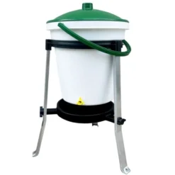 Kit abreuvoir seau Rivus 17L mangeoire 8,5Kg à pieds - River Systems
