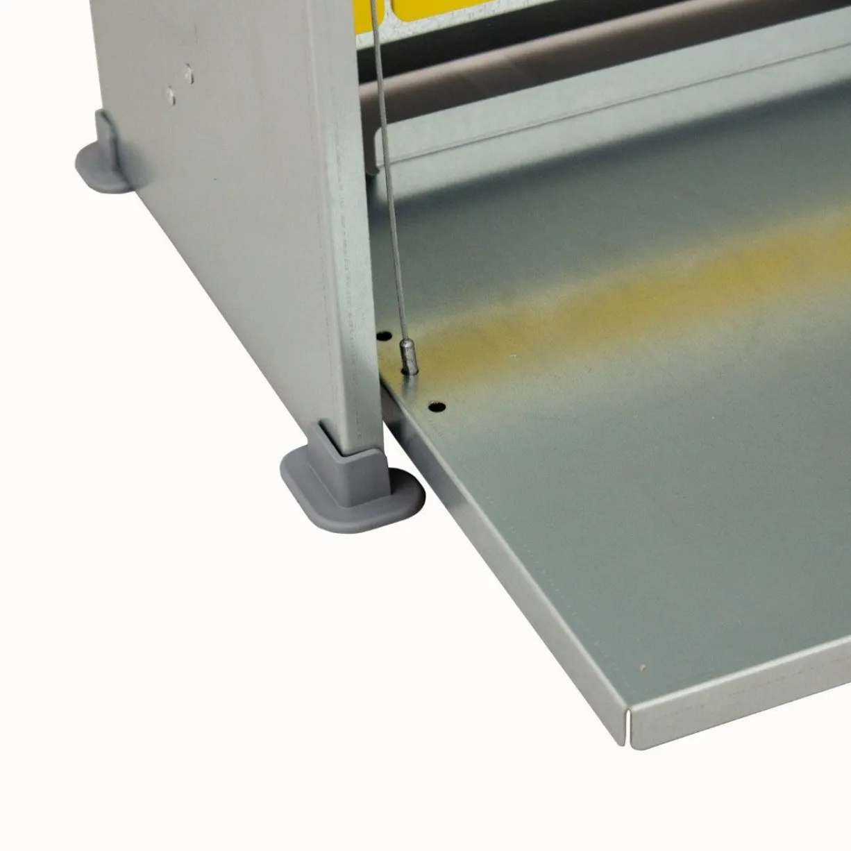 Mangeoire poule anti nuisible Alma Basica en tôle galvanisée 11L - River Systems