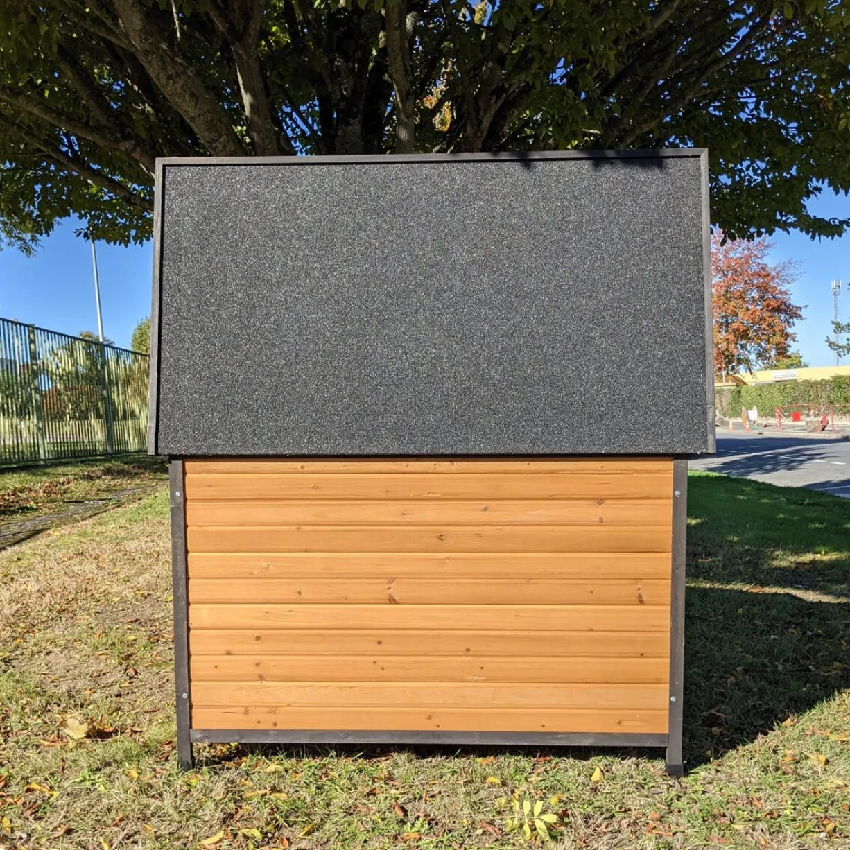 Niche à chien Berger Allemand avec toit ouvrant shingle et terrasse taille L