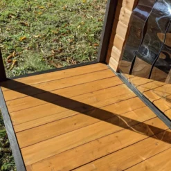 Niche à chien Berger Allemand avec toit ouvrant shingle et terrasse taille L