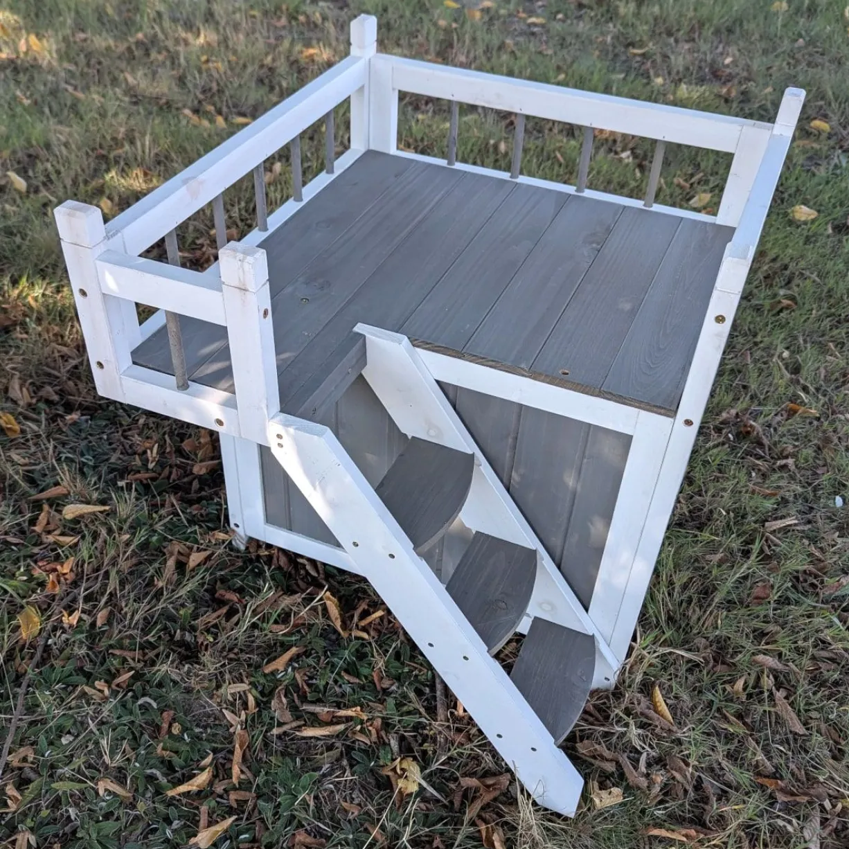 Niche pour chat et petit chien Iroquois avec balcon taille S
