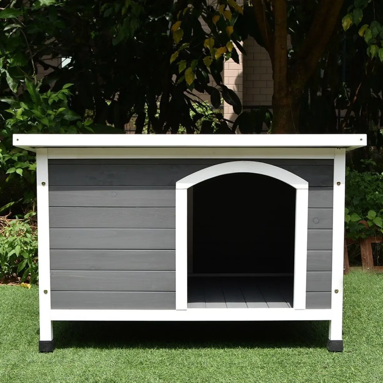 Niche pour chien toit plat ondulé grise et blanche taille XL avec porte lamelles PVC taille 3
